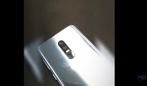 asusZenFone 6真机再曝：“小雨滴”移位