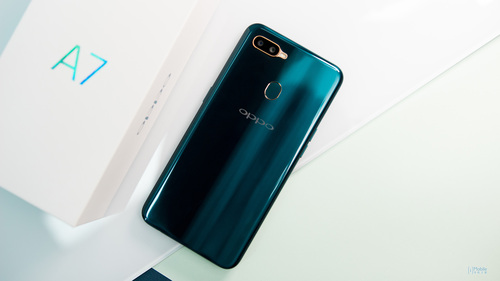 OPPO A7入门：轻巧外壳与较长续航力的完美搭配