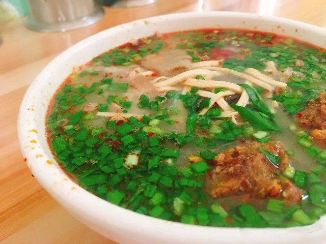 风靡洛阳的8家本土美食，吃货们挤破头只为吃上一次！