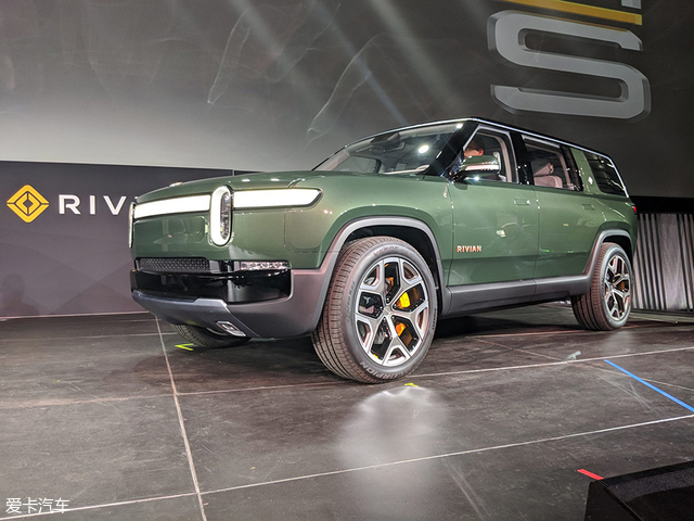 你个SUV要那麼速干啥 Rivian R1S现身