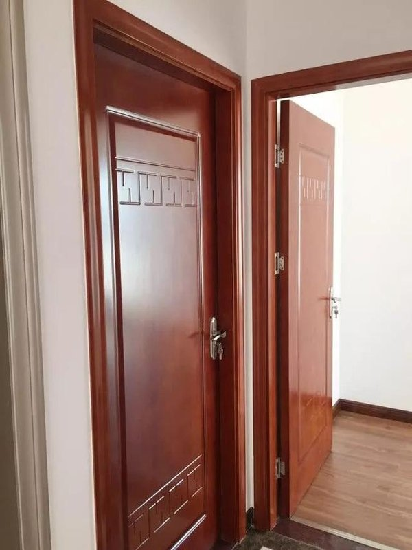实木复合烤漆门(装修实木门,复合门和免漆门哪个好)