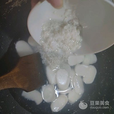 年味十足的中式面点 桂花酒酿年糕汤