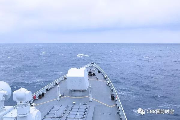 南部战区海军远海联合训练编队启航