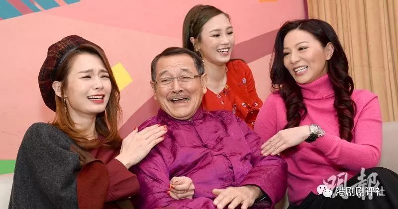 TVB老戏骨与剧中三女儿建立父女情 大赞孙女小糯米很乖巧