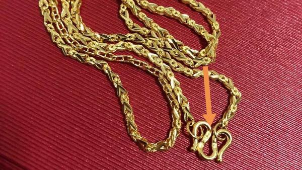 选购黄金饰品要注意成色含金量标识，**常见的黄金标识有“3种”