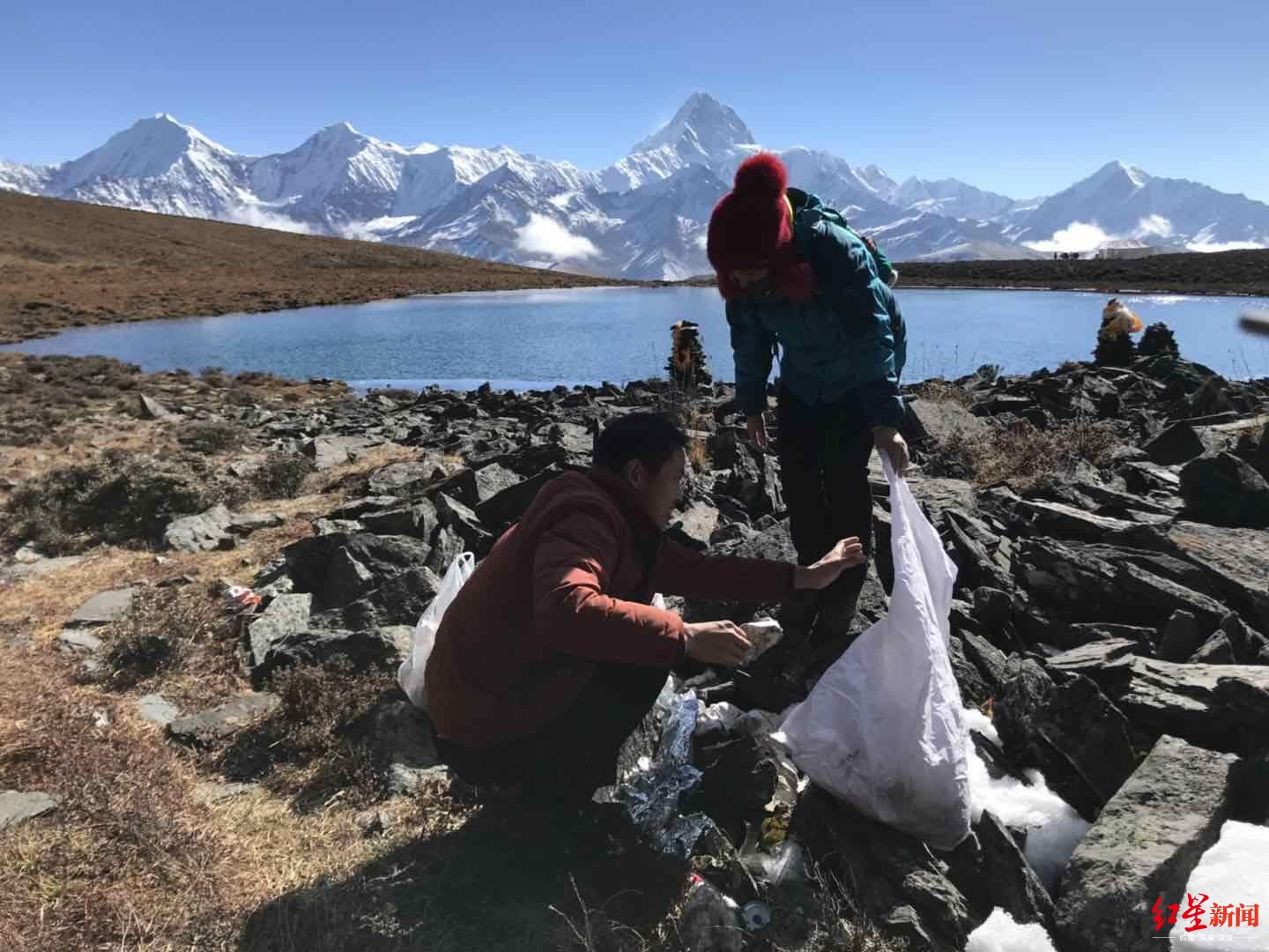 有人破坏“格聂之眼”他们却在海拔4500米的冷嘎措捡垃圾