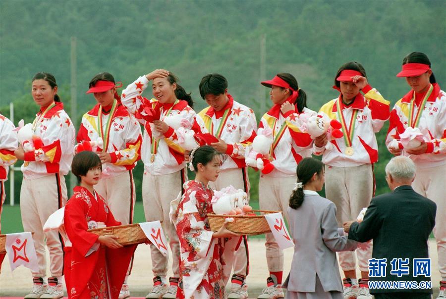 为什么世界杯都是小球(建国70周年中国体育巨变纵览之二：“小球”和“大球”)