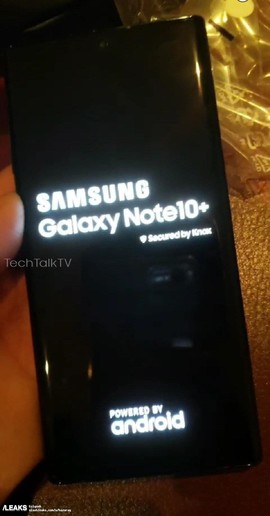 超大型显示屏视线 后置摄像头纵排三摄 三星Note10真机图曝出