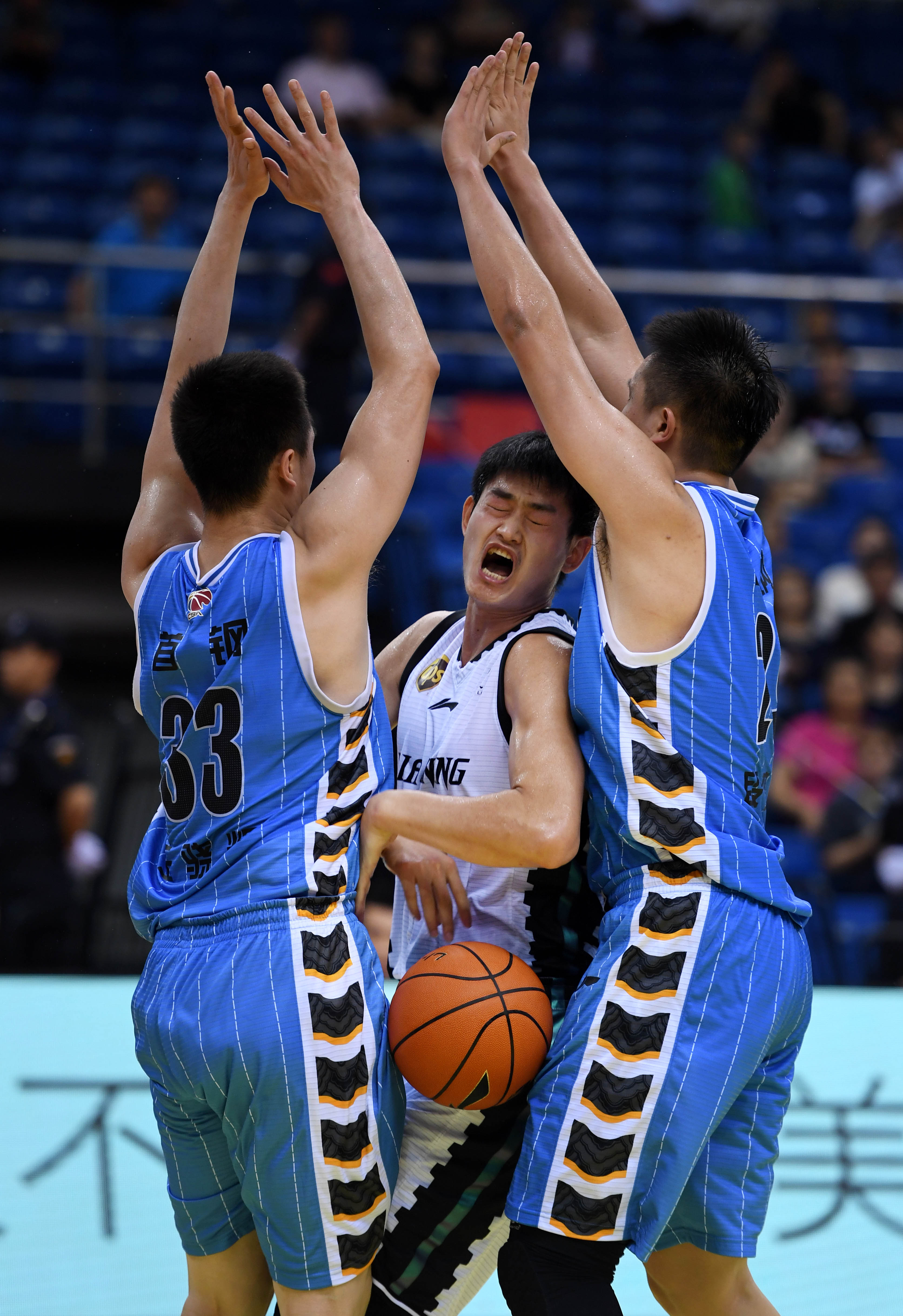 首钢击败青岛(篮球——2019年CBA夏季联赛（青岛站）：辽宁本钢胜北京首钢)