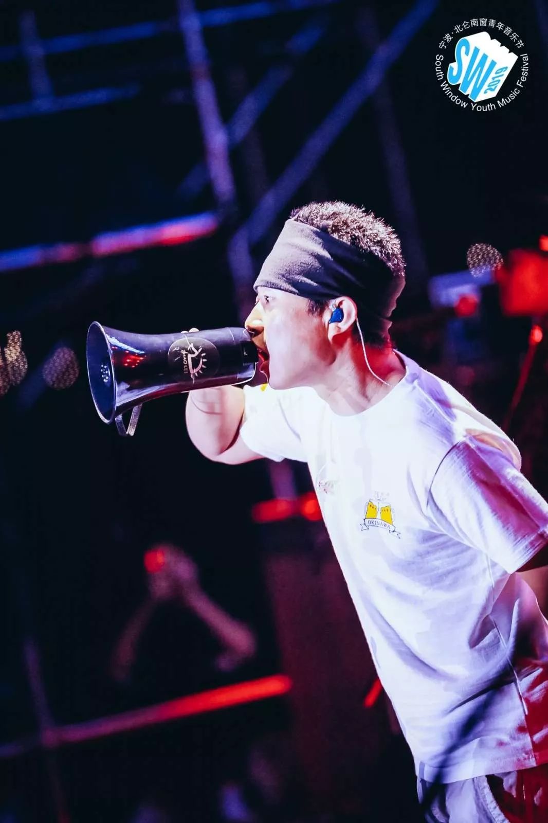 Zhao Lei, sound plays, · · · is 9 Lian Zhen's people, Kangmushi this night sky drew a chic moon