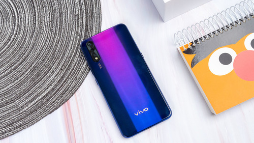 同檔次最值得購買的手機(jī)上——全方位跨級的vivo Z5