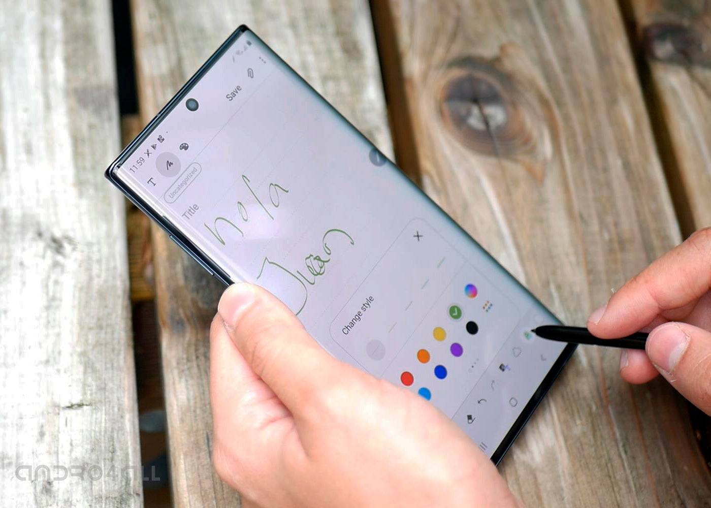 三星发布旗舰级Galaxy Note10系列产品，还另外公布了新智能手环和超薄本