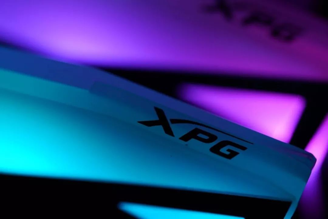 也许是发光面积最大的RGB内存，威刚XPG龙耀D60G超频测试