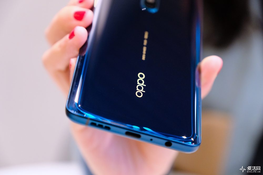 OPPO Reno Ace首发评测：超强性能快人一步