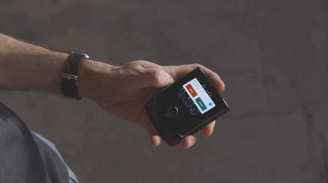 市场价破万 摩托罗拉手机公布RAZR 2019可折叠手机