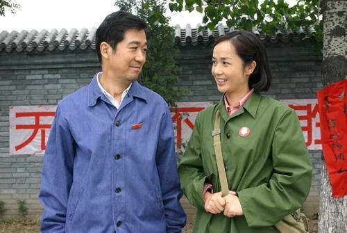 《金婚》张国立的4个儿女,如今她身价过亿,她成为收视女王