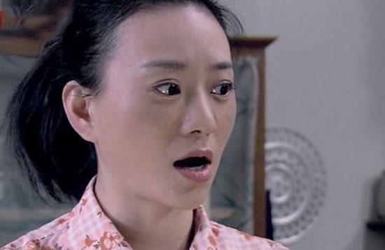 《金婚》张国立的4个儿女,如今她身价过亿,她成为收视女王