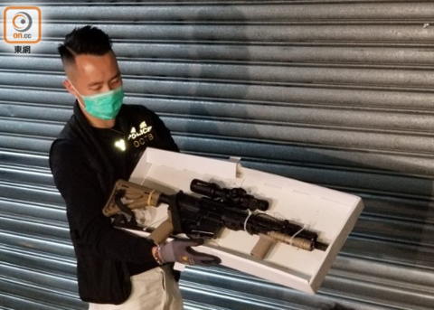 香港男子开枪拒捕 警方查获步枪及200多发子弹