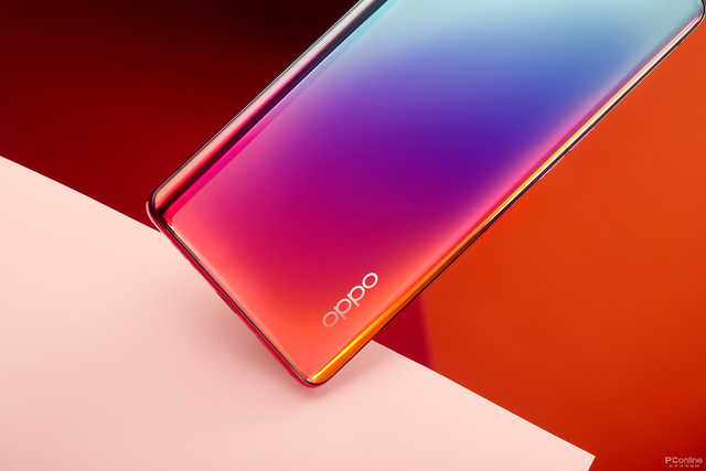 OPPO Reno3 Pro外型分析：纤薄单叶双曲面，谁可以不喜欢？