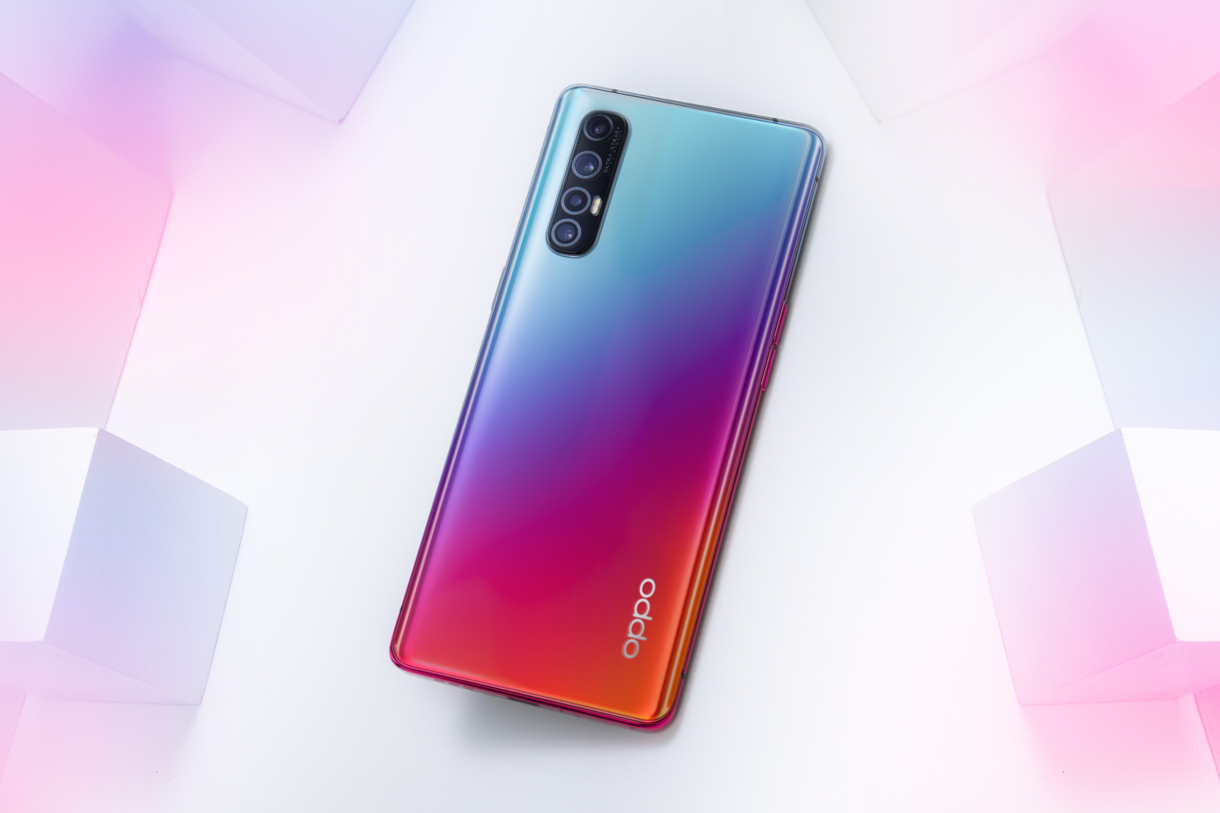 OPPO Reno3 Pro图赏：7.7mm超轻薄外壳 5G手机上已不“500克”重