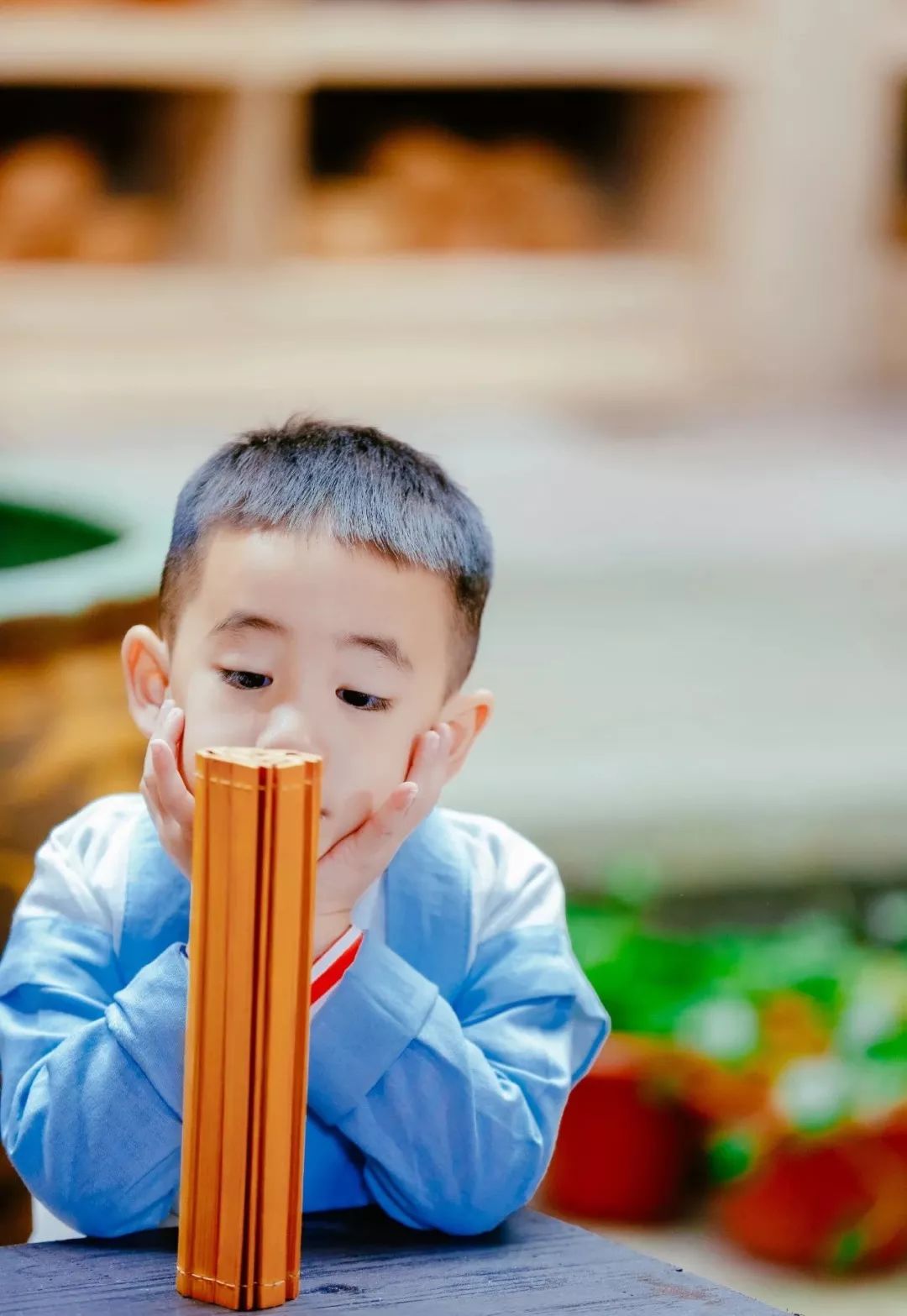 6岁Jasper被夸会做人：成人世界油腻的“高情商”，才配不上他