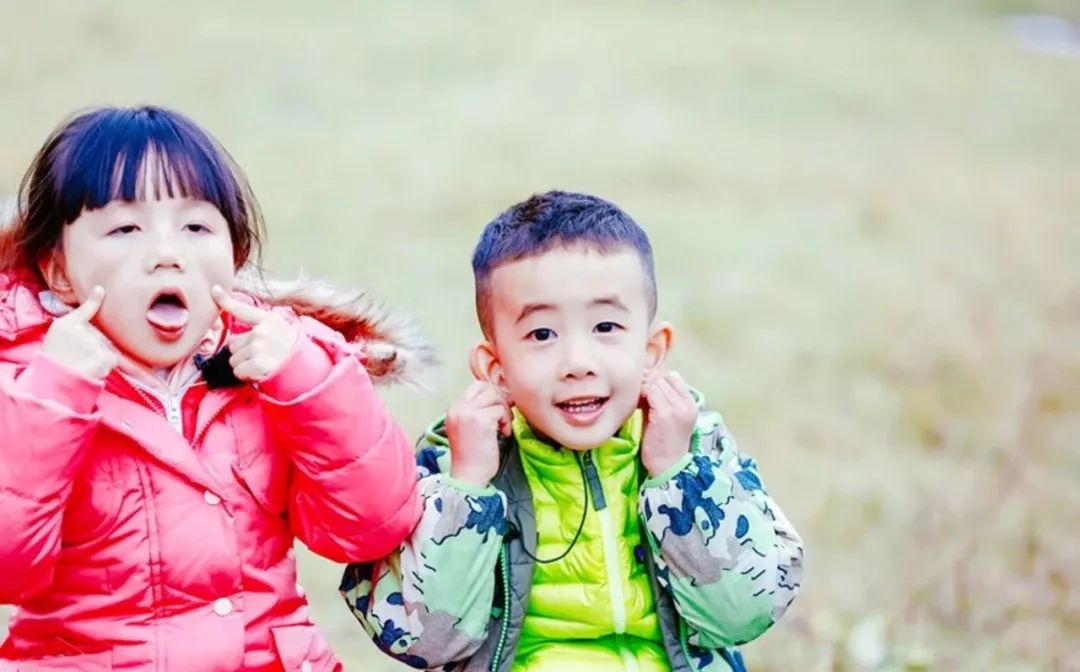 6岁Jasper被夸会做人：成人世界油腻的“高情商”，才配不上他