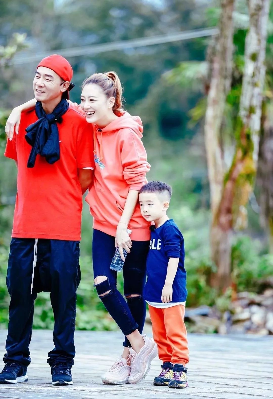 6岁Jasper被夸会做人：成人世界油腻的“高情商”，才配不上他