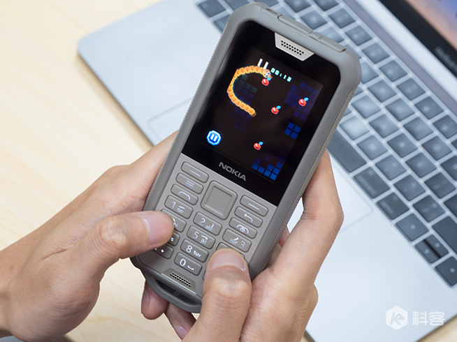 Nokia800感受测评：IP68级別三防 功能完善室外好伙伴