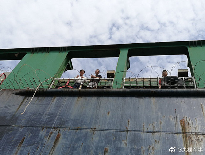 中国货轮遇海盗尼日利亚海军营救 23名船员全部无恙