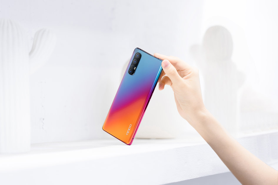 5G手机上就需要又厚又重？OPPO Reno3 Pro陪你感受轻巧触感