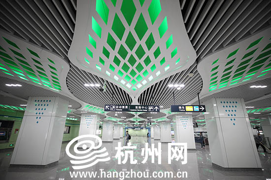 记者探访杭州地铁16号线：乘车时可看窗外风景，换乘站超大，车厢内景高清图来了