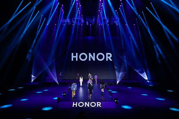 时尚潮流无界限，新势力近视眼镜木九十X荣誉HONOR打造出联名鞋大作