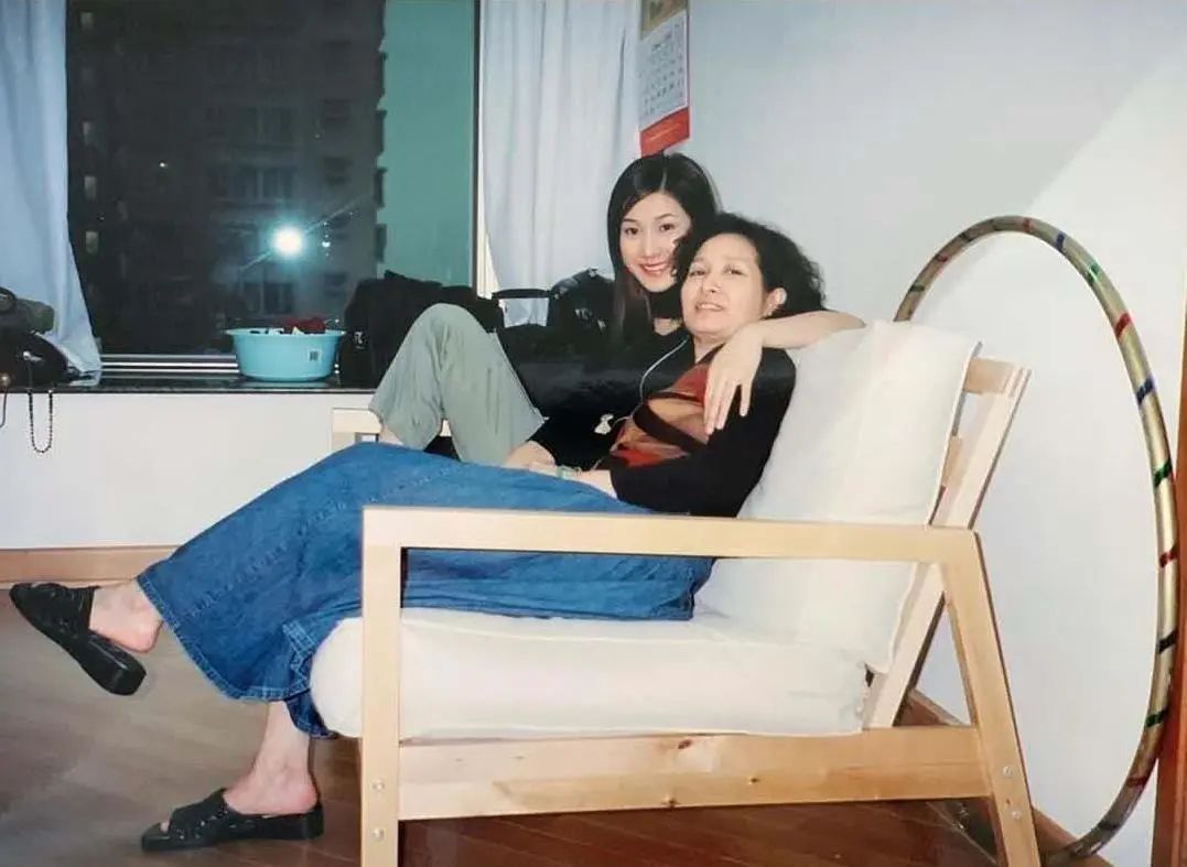 欣宜母亲节晒“肥姐”合照令人感触！想要结婚