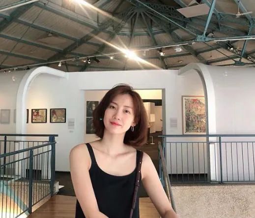 同个人？《医生》张冬天摘下眼镜 拍戏私照曝光观众看傻