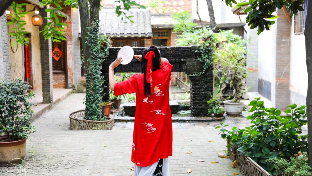 西安人，你知道女孩子外出旅行为何偏爱穿古装