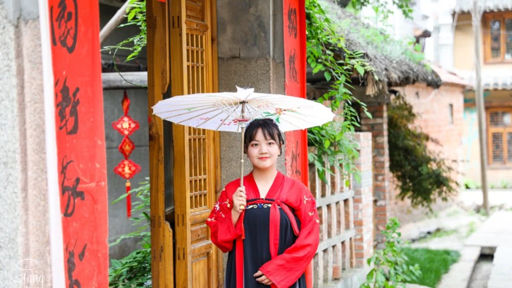 西安人，你知道女孩子外出旅行为何偏爱穿古装