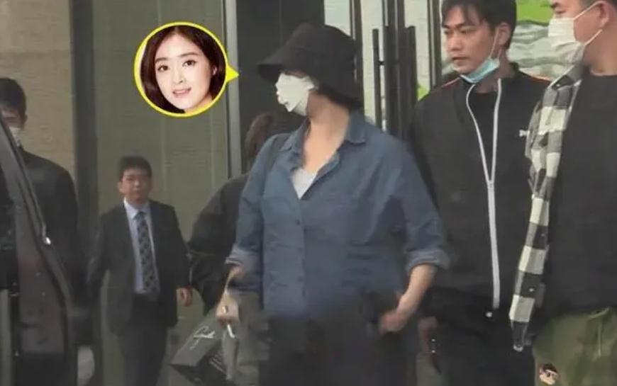 蒋欣近照又胖成140斤？膀大腰圆太壮实，下巴都