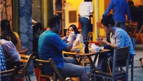 大爆发！A股“报复性消费”来了：茅台刷新高，