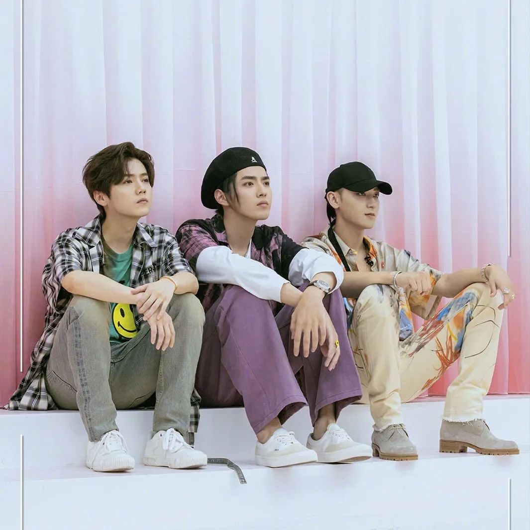 鹿晗黄子韬吴亦凡合体，勾起了关于韩团的青春