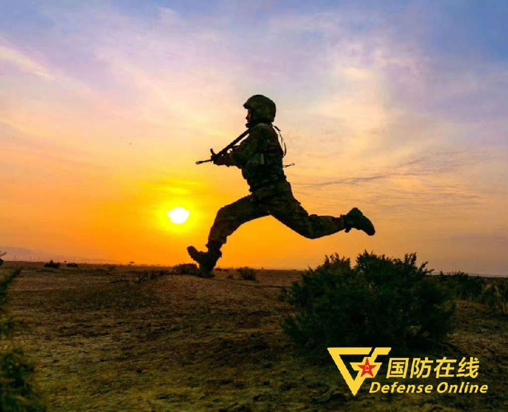 很慶幸，我的青春有穿軍裝的樣子