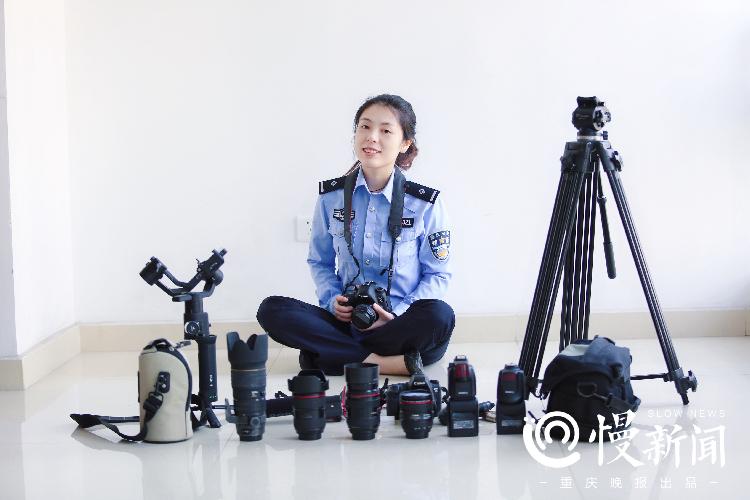 百万粉丝称她“小九”辅警黄校穆：不会破案的