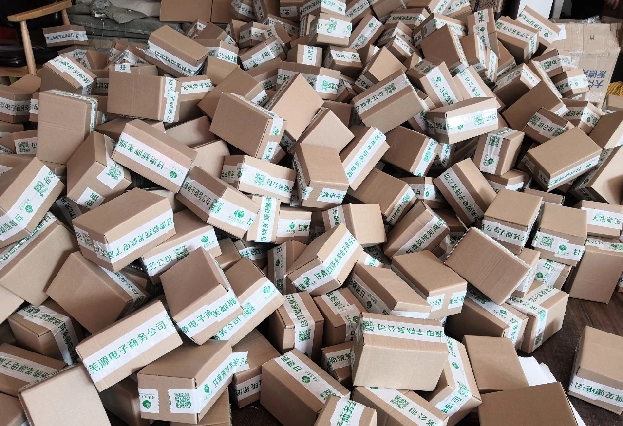 宕昌：全民电商消费潮 马不停蹄配送忙