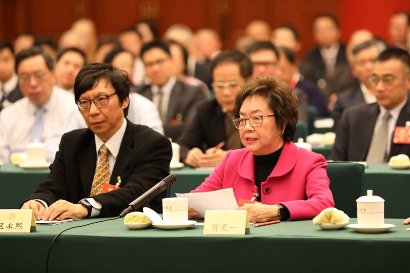 政协委员贺定一：澳门大中小学实现升国旗唱国歌全覆盖
