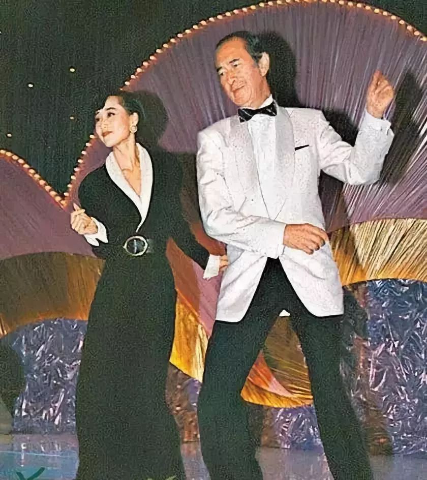 赌王何鸿燊逝世，别只从豪门八卦认识他