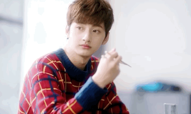 成功引起了我的注意，刘特简直就是的“年下霸