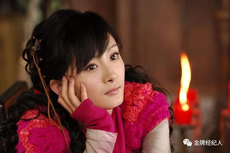 赵露思晋级95后小花代表丨女演员的爆款角色启示