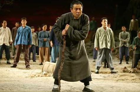 67岁濮存昕陪孙女玩耍，满脸皱纹显沧桑，男神怎