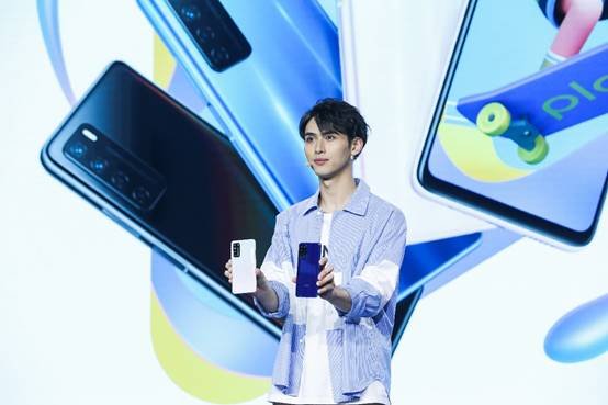 麒麟990 4000万清晰度 40W快速充电，荣誉Play4系列5G手机上宣布公布