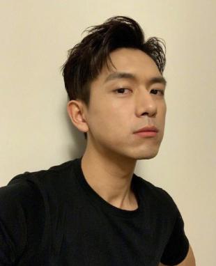 李现机场发飙喊话代拍：给我点自由好不好！离