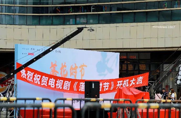 每日视听｜|新浪微博停更热搜榜、热门话题榜一